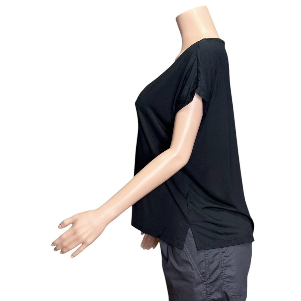 BAREFOOT DREAMS Malibu Collection Modal Boxy V-neck Tee, Black, Medium - Picture 5 of 9